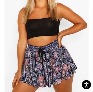 NWT Summer printed shorts